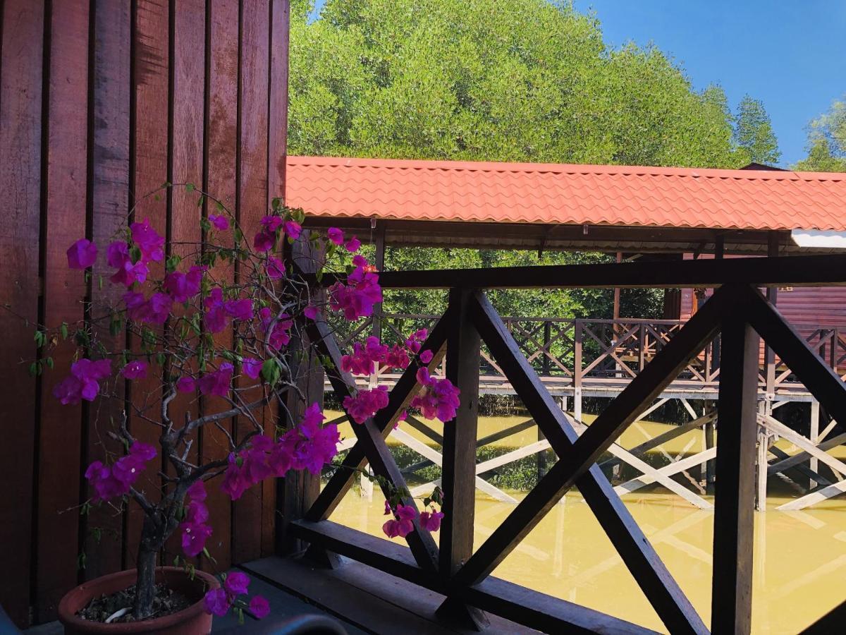 Gayang Friendly Water House Homestay Кота Кинабалу Екстериор снимка